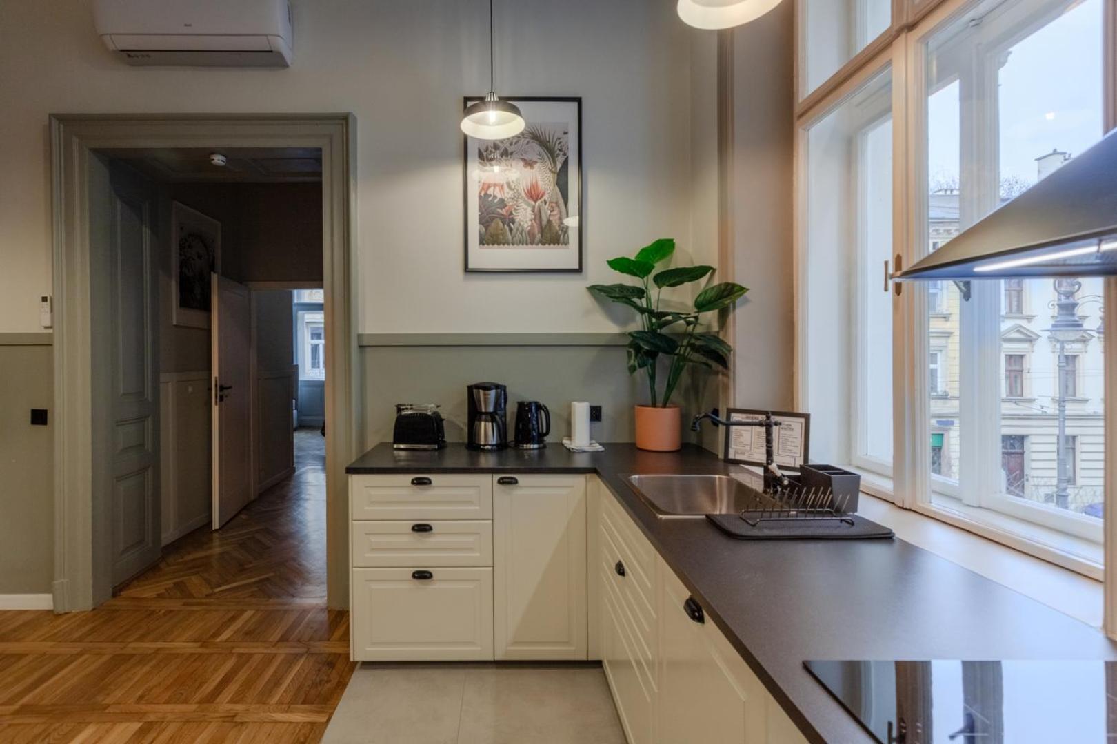 Modern Apartments Pilsudskiego Street Краков Экстерьер фото